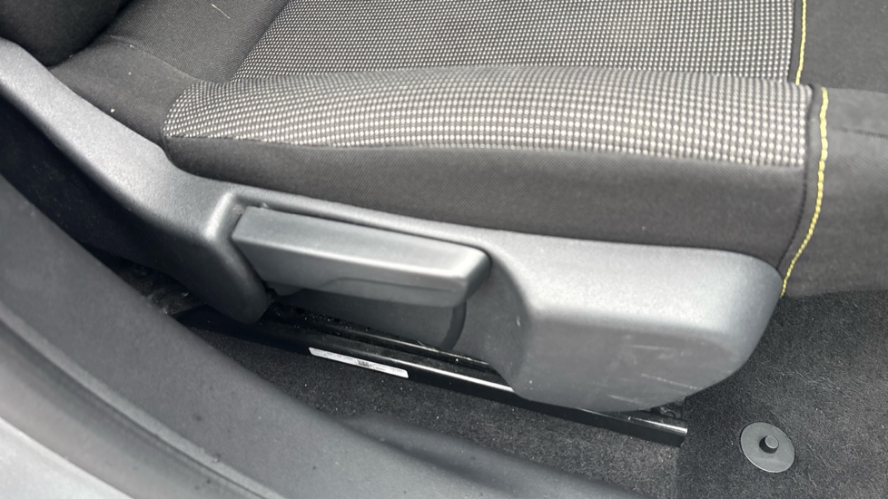 Citroen C3 1.2 PureTech Plus 5dr Petrol Hatchback - Image 36