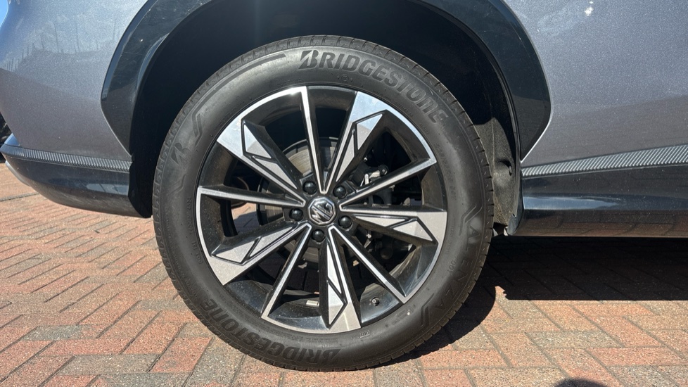 MG HS 1.5 T-GDI Trophy 5dr DCT Petrol Hatchback - Image 7