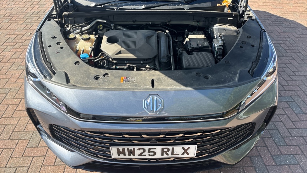MG HS 1.5 T-GDI Trophy 5dr DCT Petrol Hatchback - Image 8