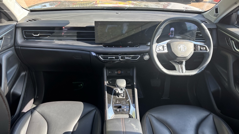 MG HS 1.5 T-GDI Trophy 5dr DCT Petrol Hatchback - Image 10