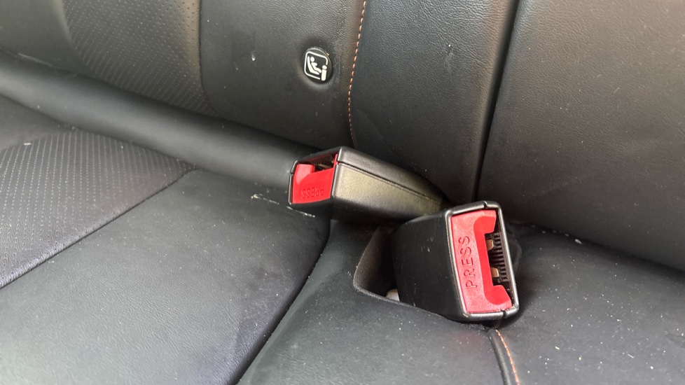 MG HS 1.5 T-GDI Trophy 5dr DCT Petrol Hatchback - Image 17