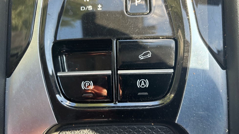 MG HS 1.5 T-GDI Trophy 5dr DCT Petrol Hatchback - Image 28