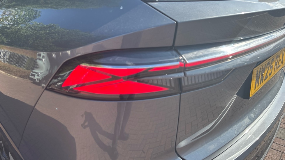 MG HS 1.5 T-GDI Trophy 5dr DCT Petrol Hatchback - Image 43