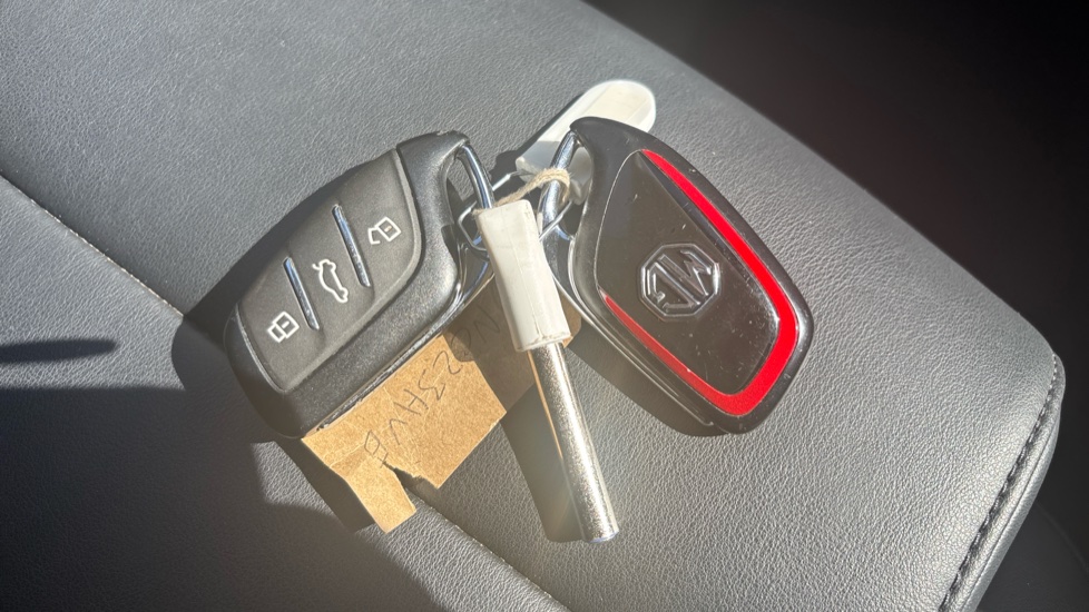 MG HS 1.5 T-GDI SE 5dr Petrol Hatchback - Image 20