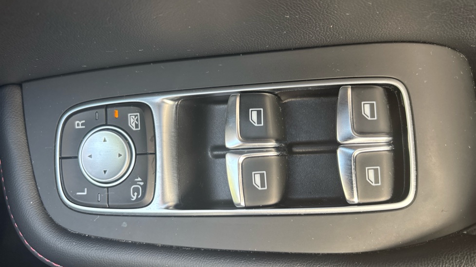 MG HS 1.5 T-GDI SE 5dr Petrol Hatchback - Image 39