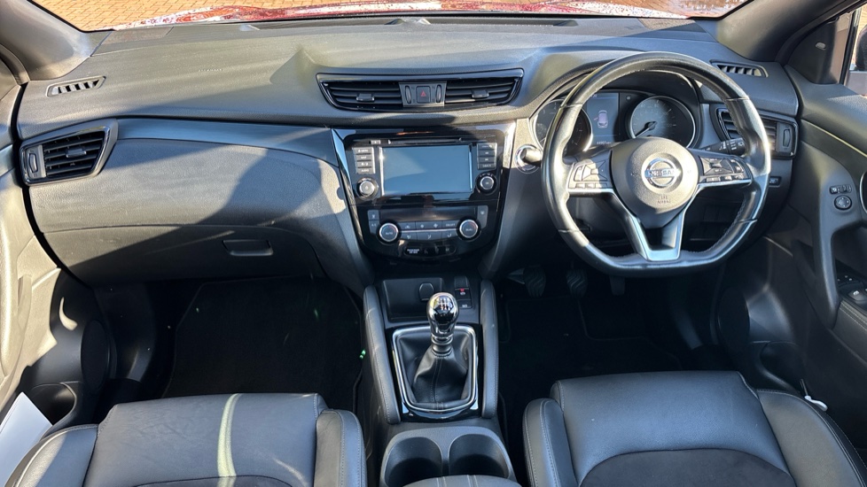 Nissan Qashqai 1.3 DiG-T N-Tec 5dr Petrol Hatchback - Image 10