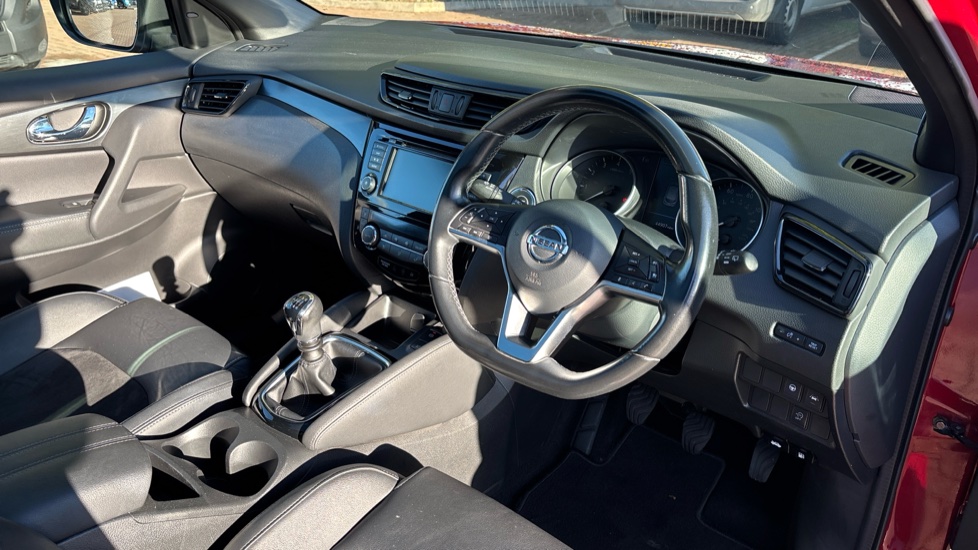 Nissan Qashqai 1.3 DiG-T N-Tec 5dr Petrol Hatchback - Image 11