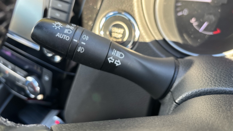 Nissan Qashqai 1.3 DiG-T N-Tec 5dr Petrol Hatchback - Image 34