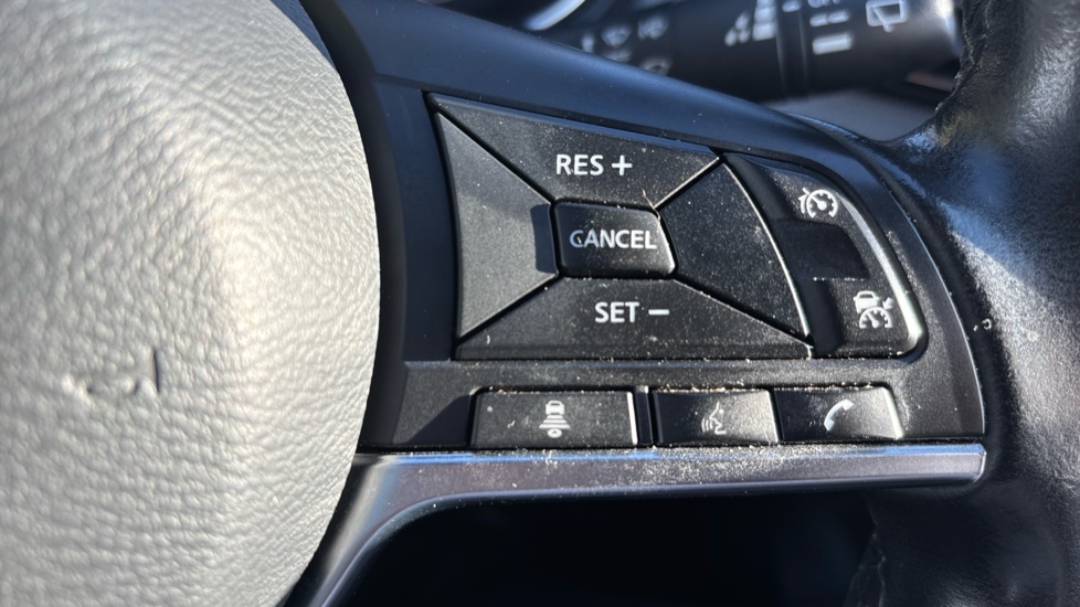 Nissan Qashqai 1.3 DiG-T N-Tec 5dr Petrol Hatchback - Image 35