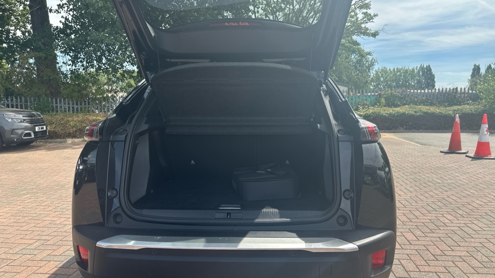 Peugeot 2008 100kW Allure Premium+ 50kWh 5dr Auto Electric Estate - Image 4