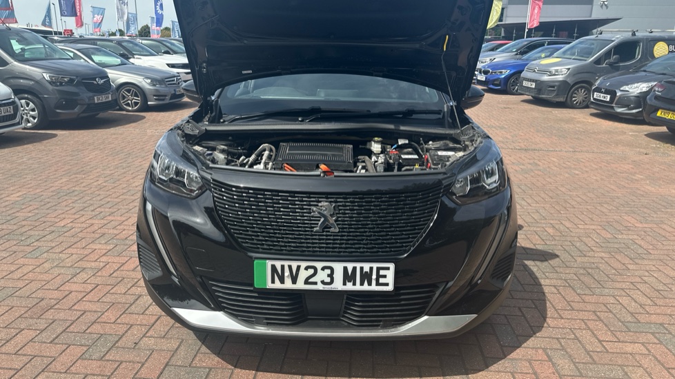 Peugeot 2008 100kW Allure Premium+ 50kWh 5dr Auto Electric Estate - Image 8