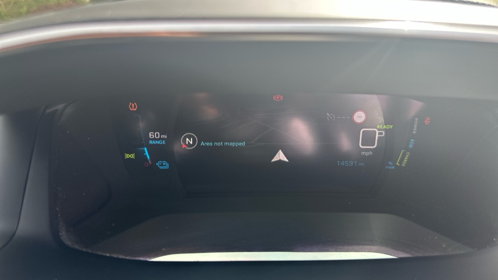 Peugeot 2008 100kW Allure Premium+ 50kWh 5dr Auto Electric Estate - Image 18