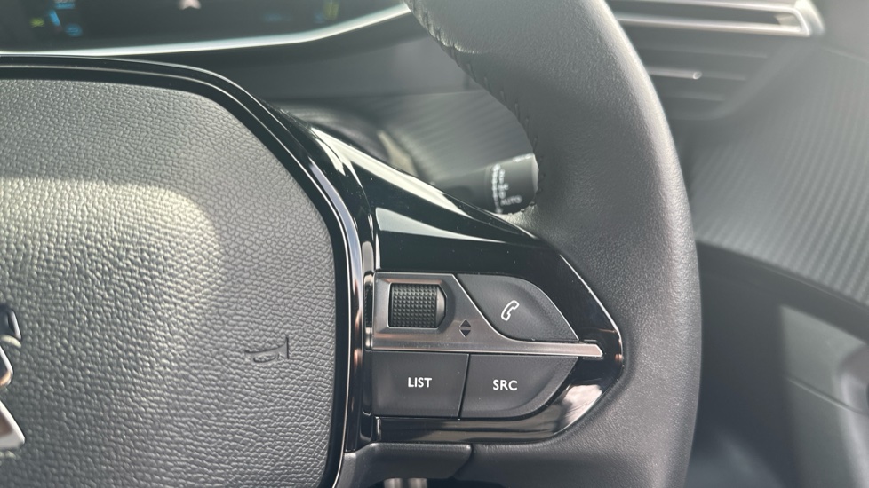 Peugeot 2008 100kW Allure Premium+ 50kWh 5dr Auto Electric Estate - Image 24