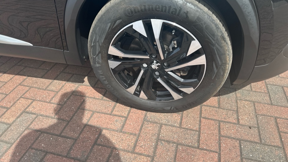 Peugeot 2008 100kW Allure Premium+ 50kWh 5dr Auto Electric Estate - Image 33