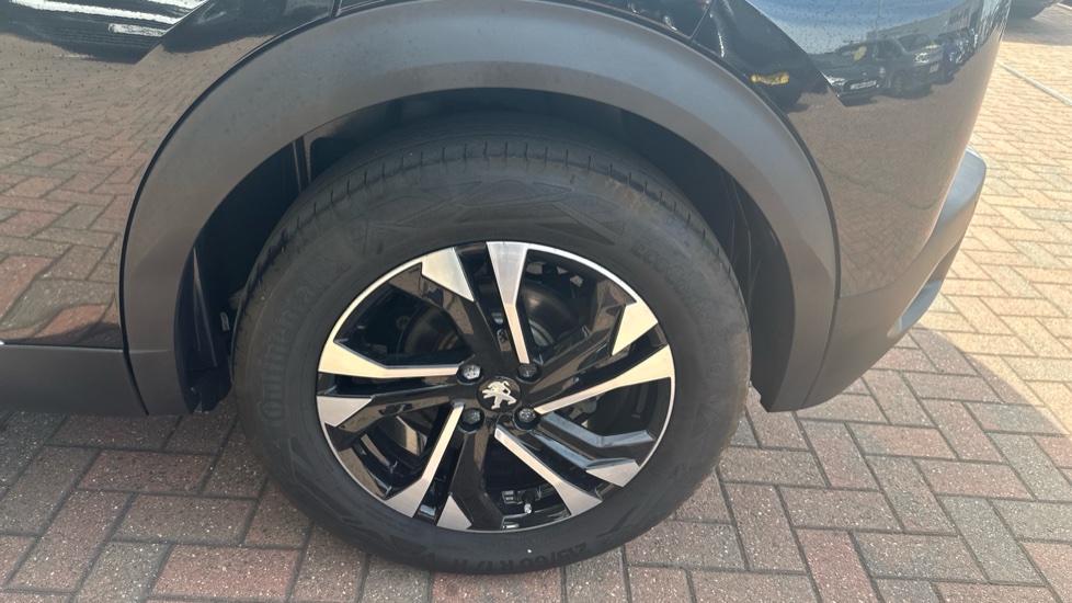 Peugeot 2008 100kW Allure Premium+ 50kWh 5dr Auto Electric Estate - Image 36