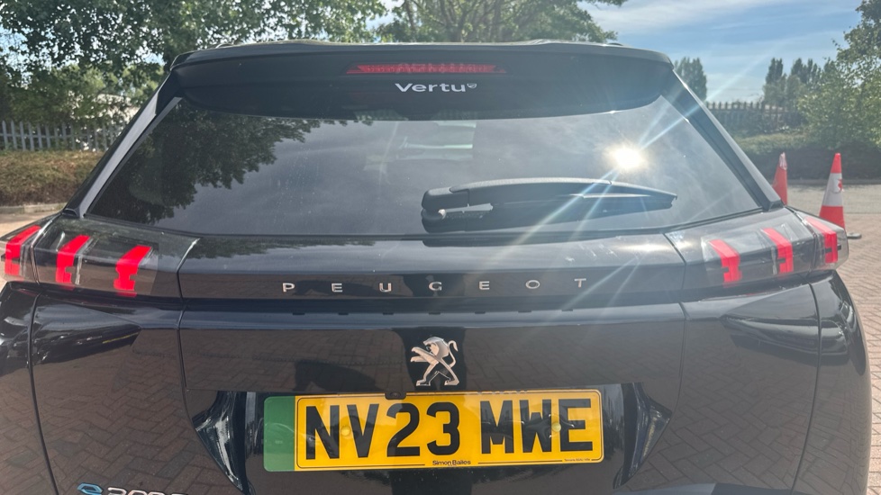 Peugeot 2008 100kW Allure Premium+ 50kWh 5dr Auto Electric Estate - Image 38
