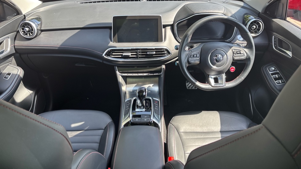 MG HS 1.5 T-GDI Exclusive 5dr DCT Petrol Hatchback - Image 10