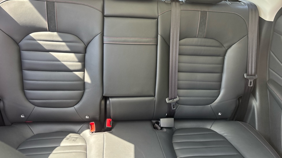 MG HS 1.5 T-GDI Exclusive 5dr DCT Petrol Hatchback - Image 15