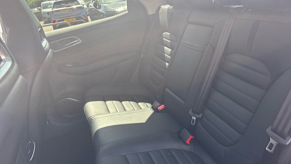 MG HS 1.5 T-GDI Exclusive 5dr DCT Petrol Hatchback - Image 16