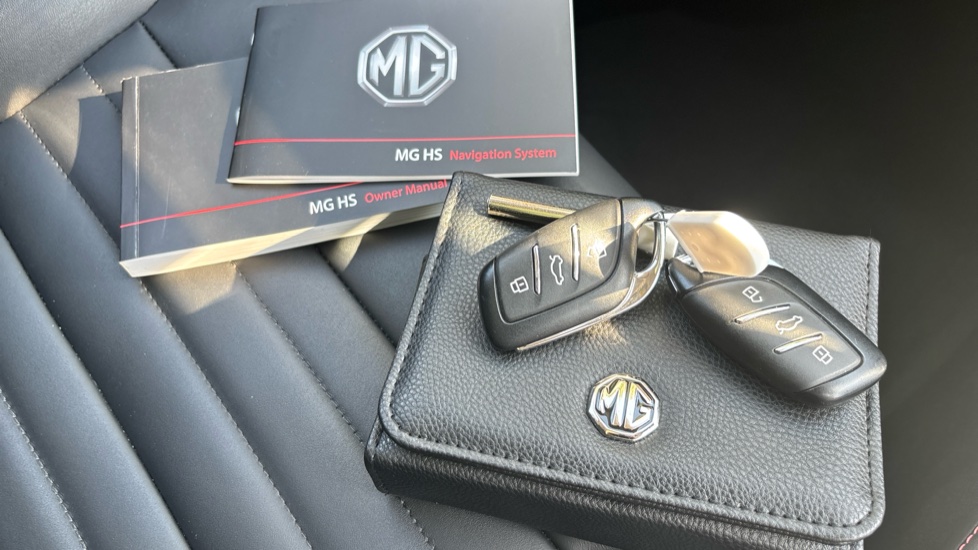 MG HS 1.5 T-GDI Exclusive 5dr DCT Petrol Hatchback - Image 19