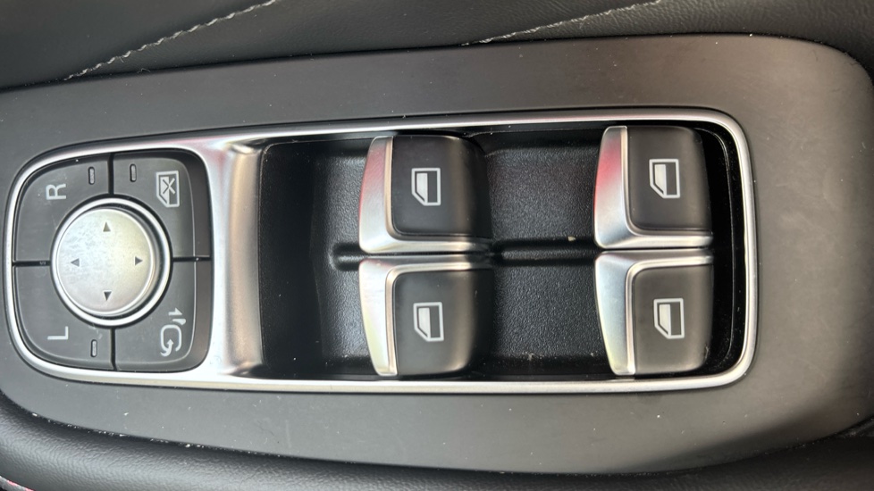 MG HS 1.5 T-GDI Exclusive 5dr DCT Petrol Hatchback - Image 36
