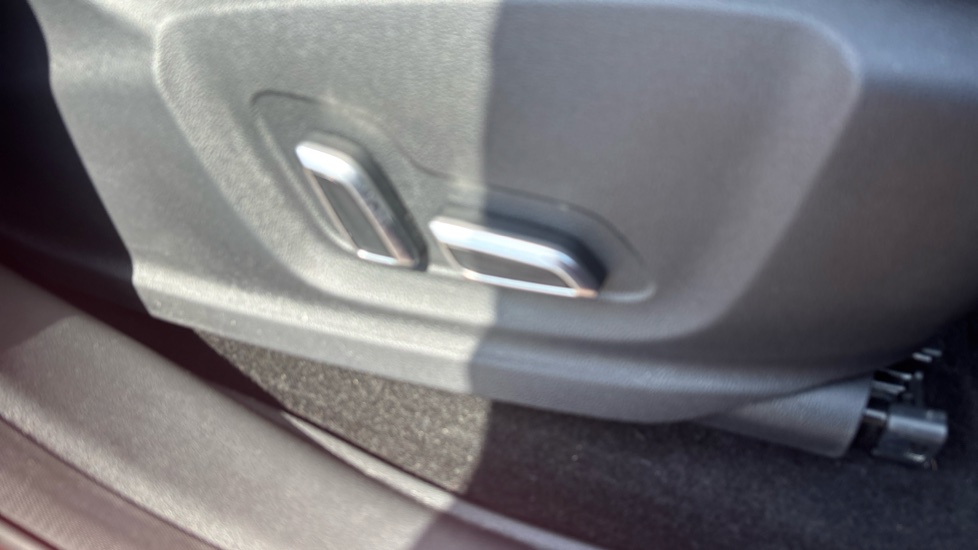 MG HS 1.5 T-GDI Exclusive 5dr DCT Petrol Hatchback - Image 38