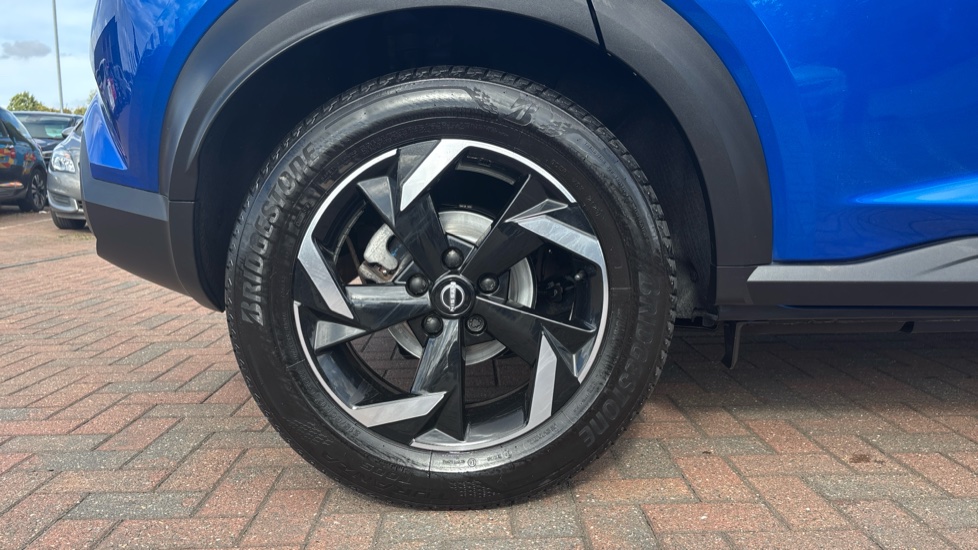 Nissan Juke 1.6 Hybrid N-Connecta 5dr Auto Hybrid Hatchback - Image 7