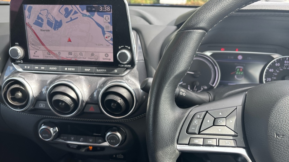 Nissan Juke 1.6 Hybrid N-Connecta 5dr Auto Hybrid Hatchback - Image 14