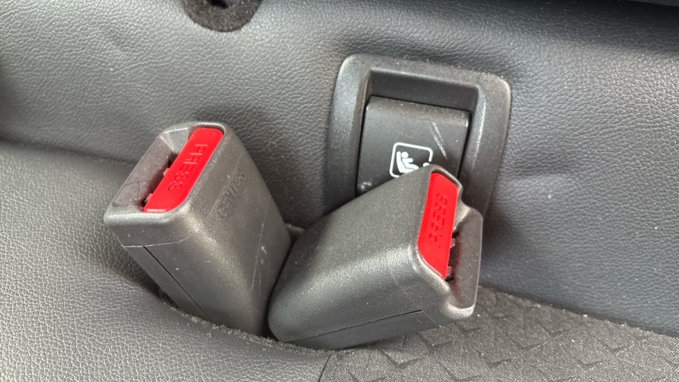 Nissan Juke 1.6 Hybrid N-Connecta 5dr Auto Hybrid Hatchback - Image 17