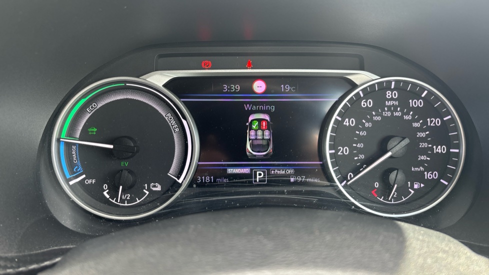 Nissan Juke 1.6 Hybrid N-Connecta 5dr Auto Hybrid Hatchback - Image 18