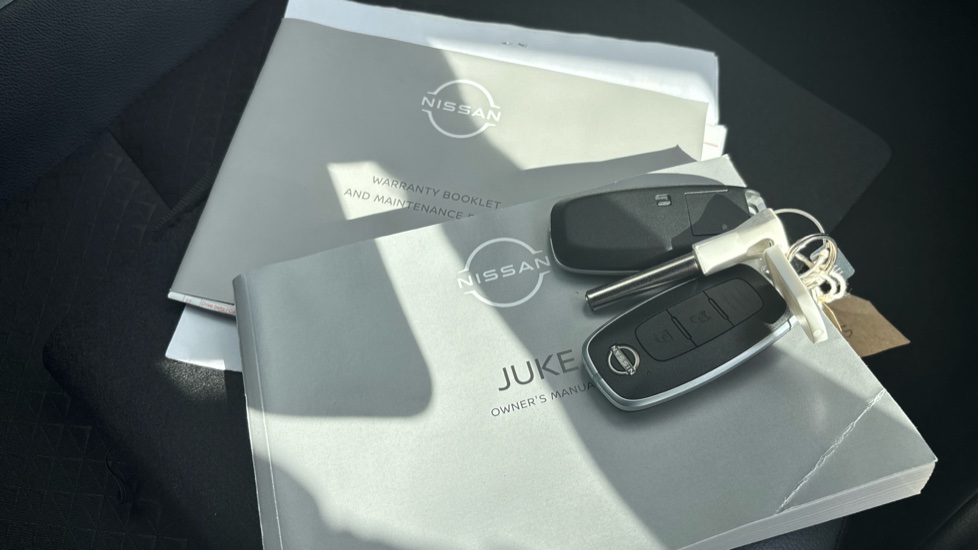 Nissan Juke 1.6 Hybrid N-Connecta 5dr Auto Hybrid Hatchback - Image 19
