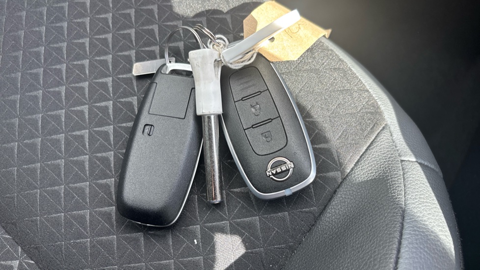 Nissan Juke 1.6 Hybrid N-Connecta 5dr Auto Hybrid Hatchback - Image 20