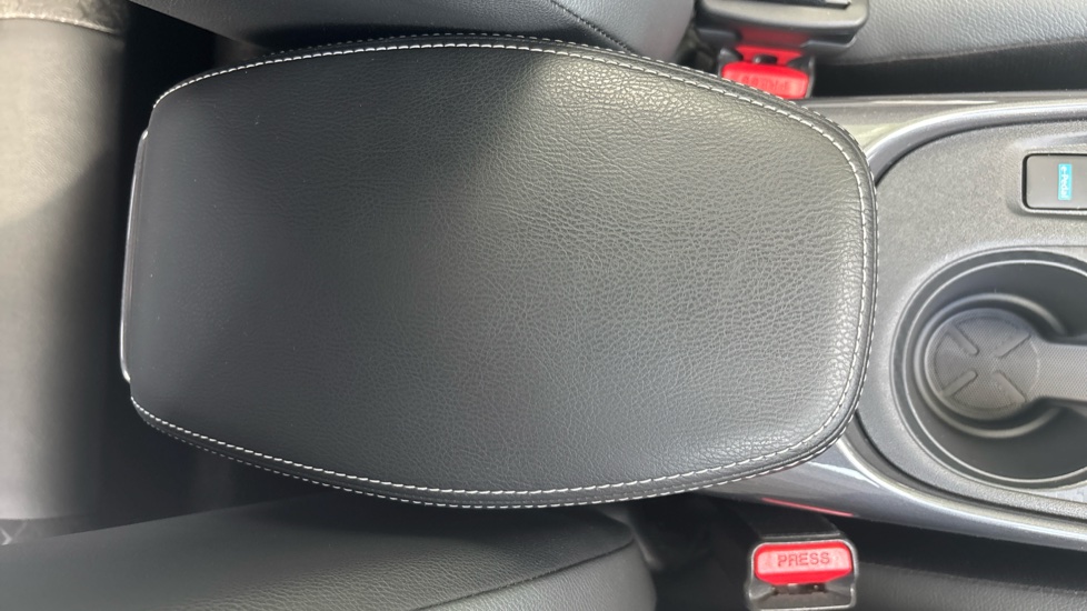 Nissan Juke 1.6 Hybrid N-Connecta 5dr Auto Hybrid Hatchback - Image 31