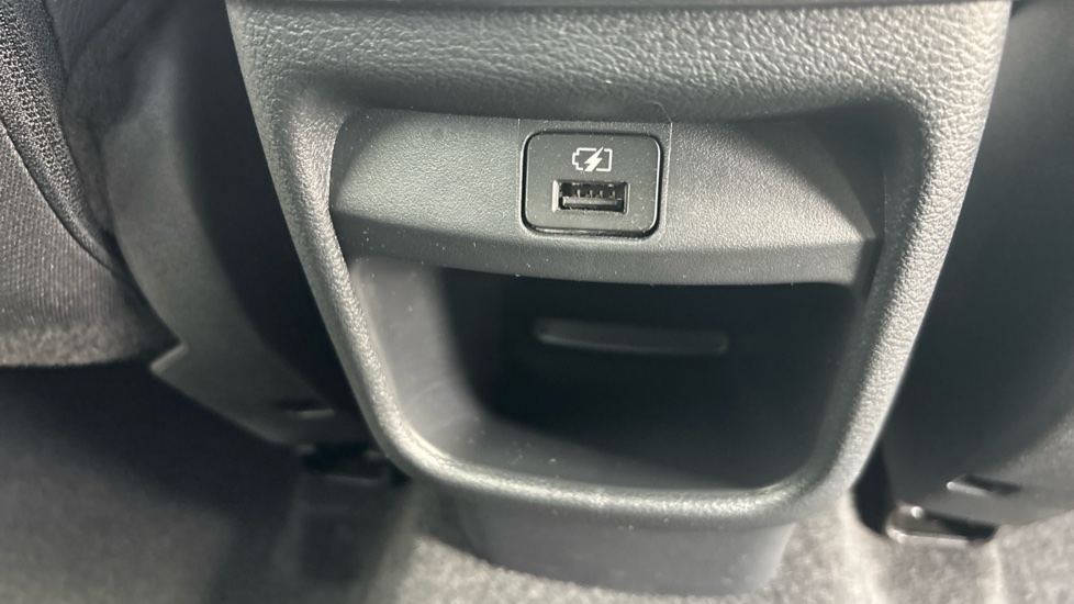 Nissan Juke 1.6 Hybrid N-Connecta 5dr Auto Hybrid Hatchback - Image 32