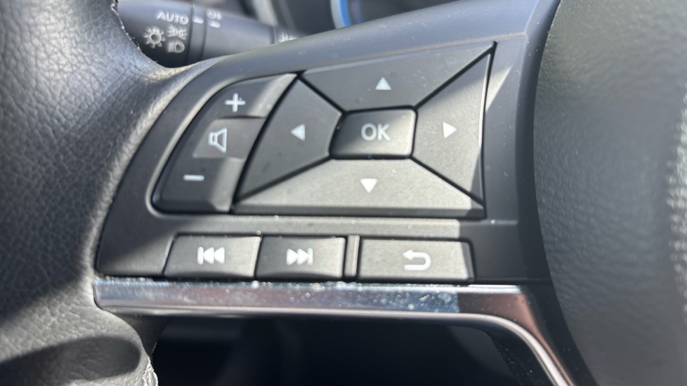 Nissan Juke 1.6 Hybrid N-Connecta 5dr Auto Hybrid Hatchback - Image 33