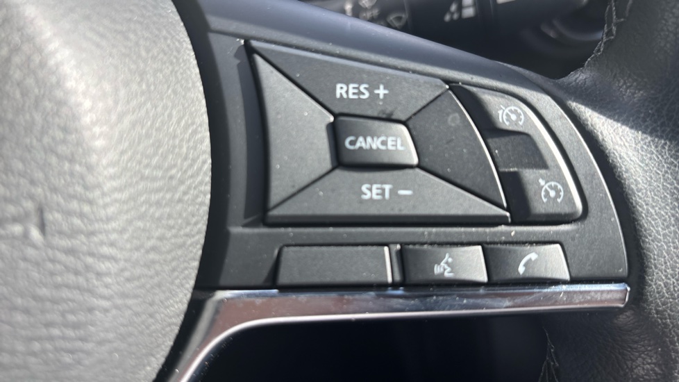 Nissan Juke 1.6 Hybrid N-Connecta 5dr Auto Hybrid Hatchback - Image 35