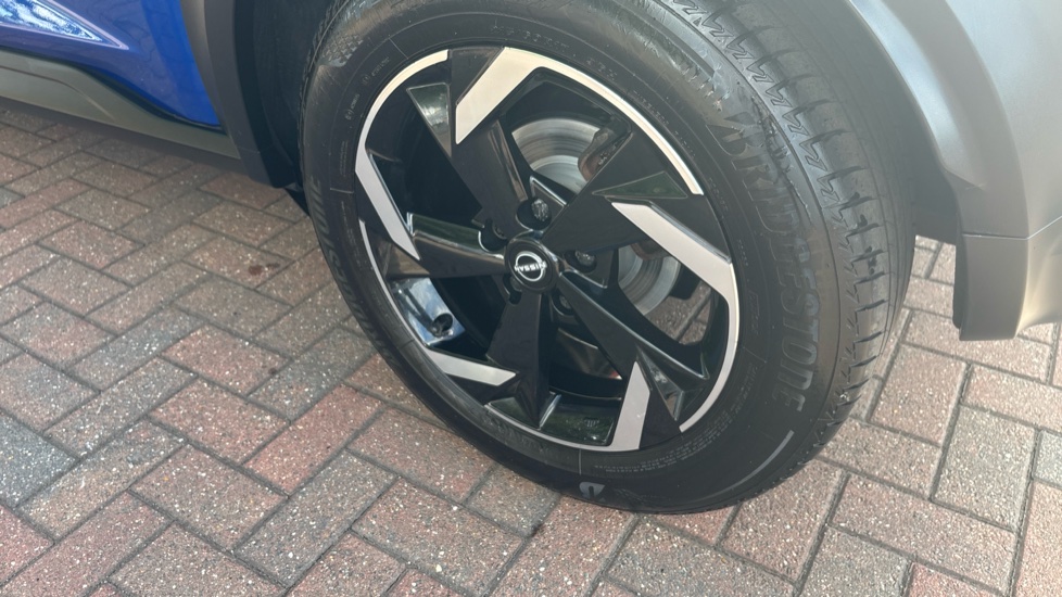 Nissan Juke 1.6 Hybrid N-Connecta 5dr Auto Hybrid Hatchback - Image 44
