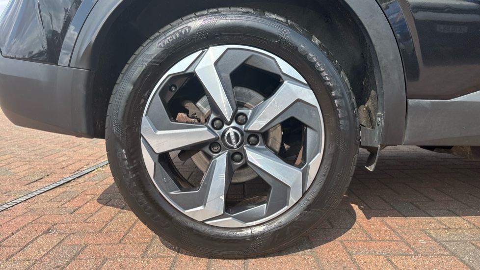Nissan Qashqai 1.3 DiG-T MH N-Connecta 5dr Petrol Hatchback - Image 7