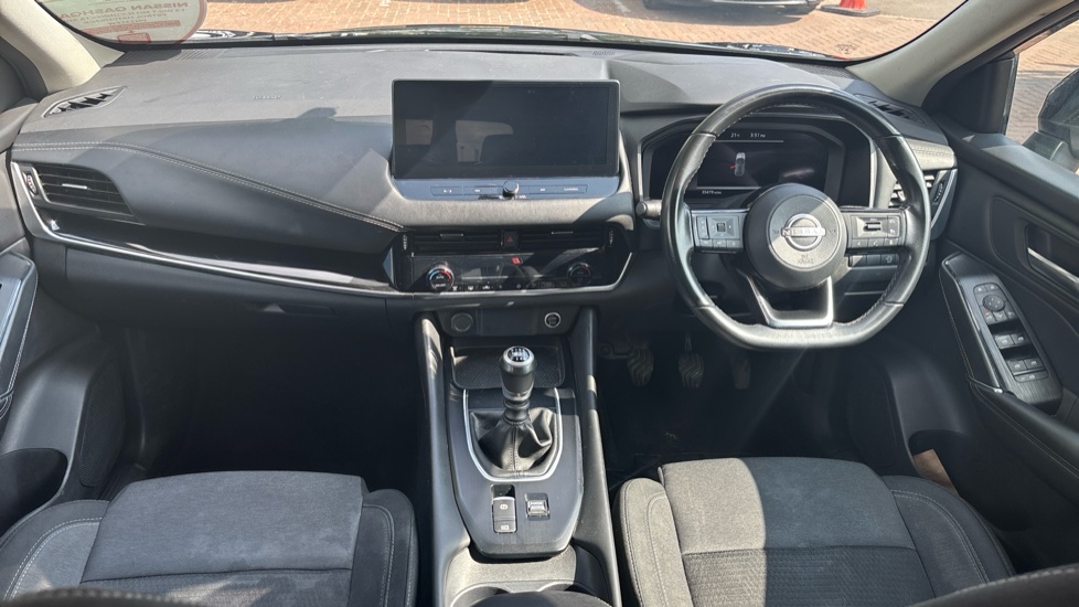 Nissan Qashqai 1.3 DiG-T MH N-Connecta 5dr Petrol Hatchback - Image 10