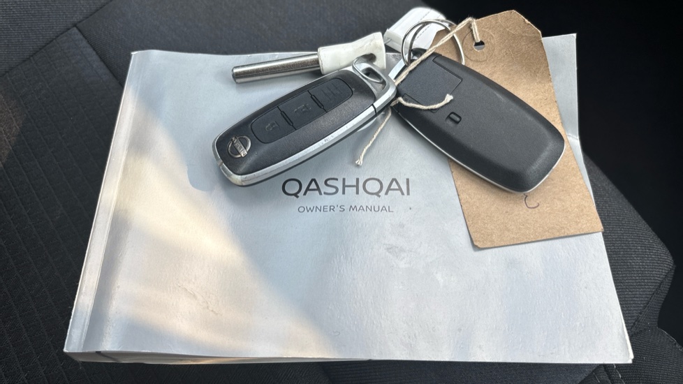 Nissan Qashqai 1.3 DiG-T MH N-Connecta 5dr Petrol Hatchback - Image 19