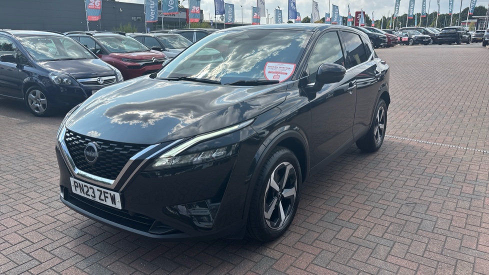 Nissan Qashqai 1.3 DiG-T MH N-Connecta 5dr Petrol Hatchback - Image 39