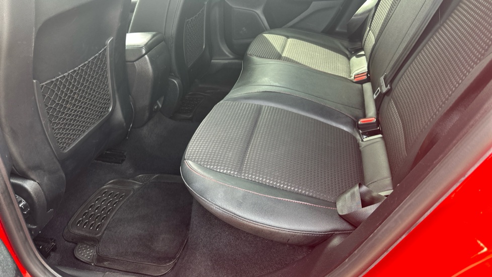 Ford Focus 1.0 EcoBoost 125 ST-Line X 5dr Petrol Estate - Image 16