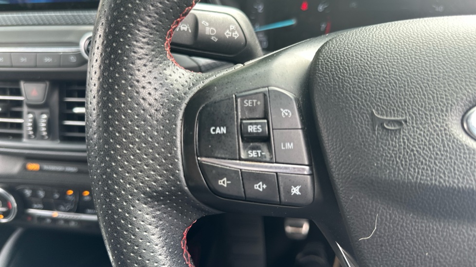 Ford Focus 1.0 EcoBoost 125 ST-Line X 5dr Petrol Estate - Image 24