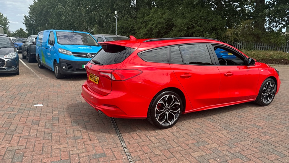 Ford Focus 1.0 EcoBoost 125 ST-Line X 5dr Petrol Estate - Image 31