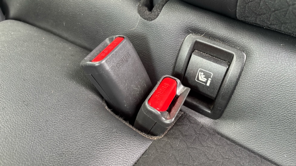 Nissan Juke 1.6 Hybrid N-Connecta 5dr Auto Hybrid Hatchback - Image 17