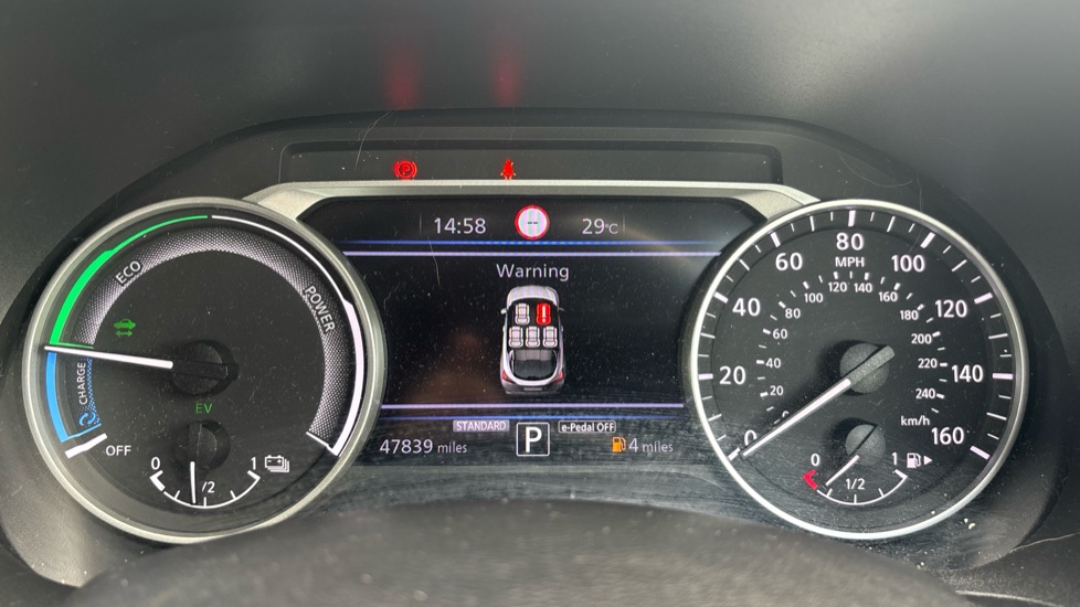 Nissan Juke 1.6 Hybrid N-Connecta 5dr Auto Hybrid Hatchback - Image 18