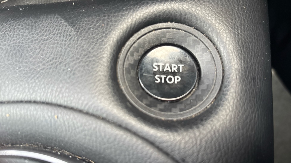 Nissan Juke 1.6 Hybrid N-Connecta 5dr Auto Hybrid Hatchback - Image 27