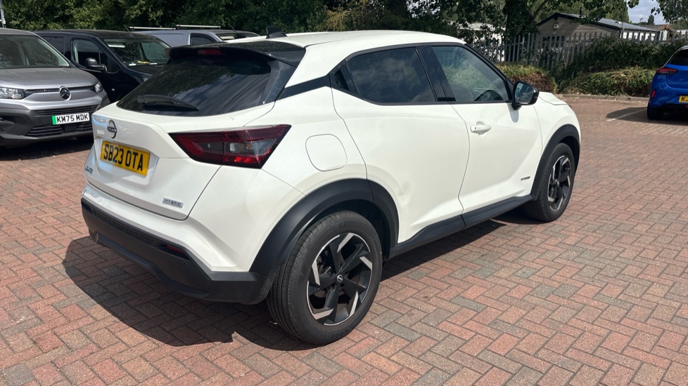 Nissan Juke 1.6 Hybrid N-Connecta 5dr Auto Hybrid Hatchback - Image 44