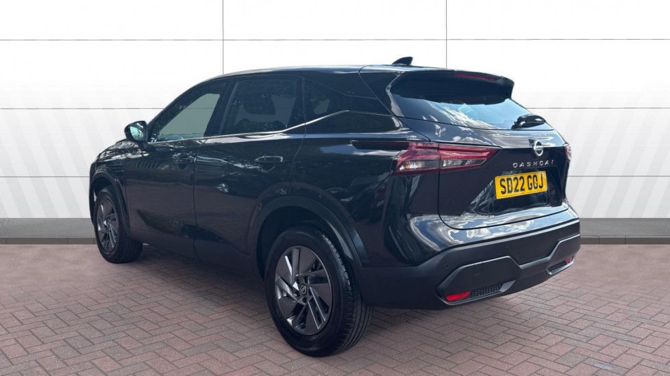 Nissan Qashqai 1.3 DiG-T MH Acenta Premium 5dr Petrol Hatchback - Image 2