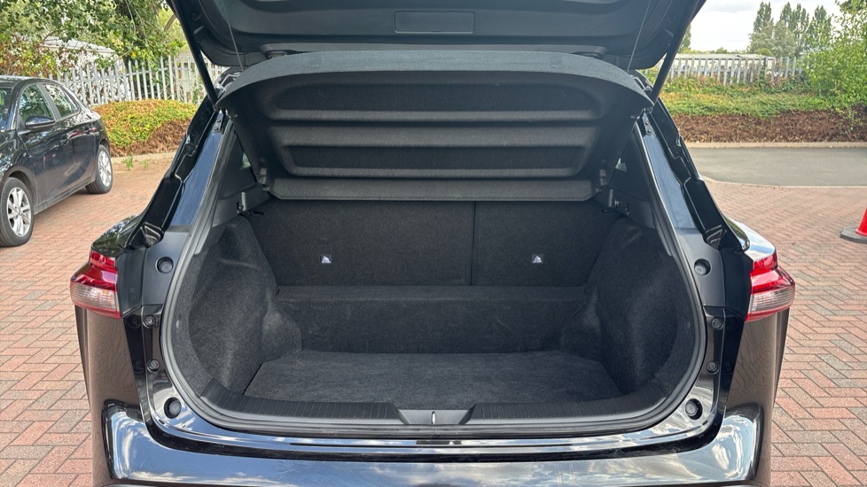 Nissan Qashqai 1.3 DiG-T MH Acenta Premium 5dr Petrol Hatchback - Image 4